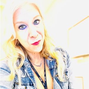 Meet your Posher, Valerie